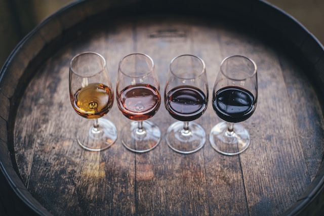 Wine adalah minuman yang terbuat dari fermentasi anggur