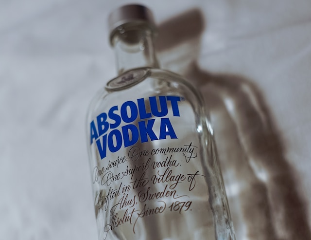 Vodka adalah minuman yang berasa dari Rusia